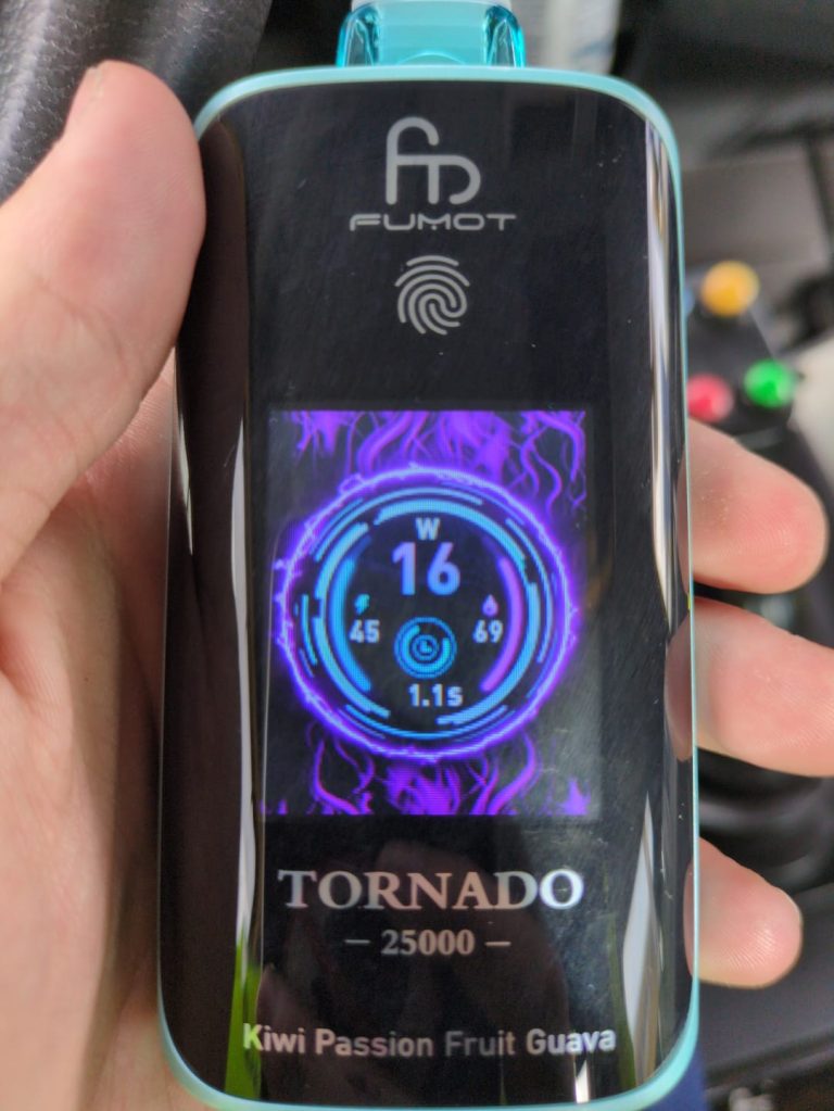 Click to view full screen Fumot Tornado 25000 - Blueberry Raspberry photo review