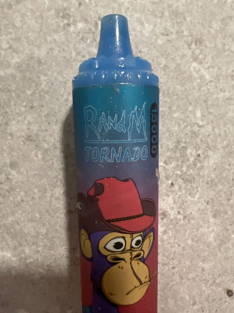 Fumot Tornado 15000 - Cola Ice photo review