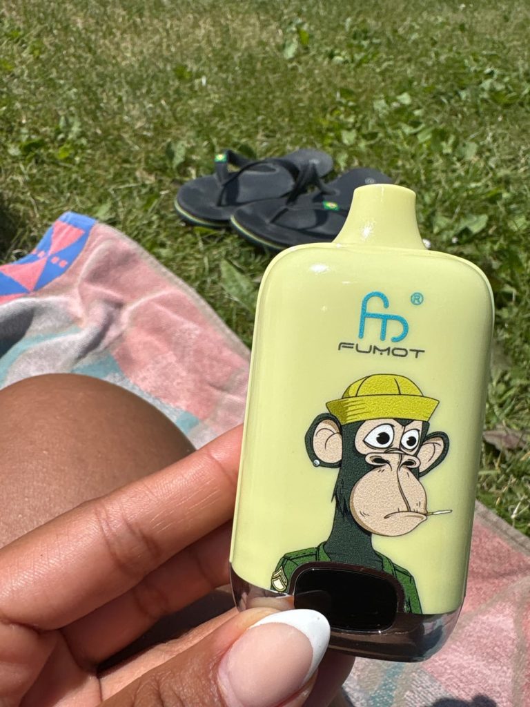 Fumot Digital Box 12000 - Pineapple Ice photo review